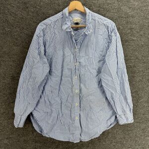 Universal Thread Shirt Women L Large Blue Striped Button Up Collared Long Sleeve